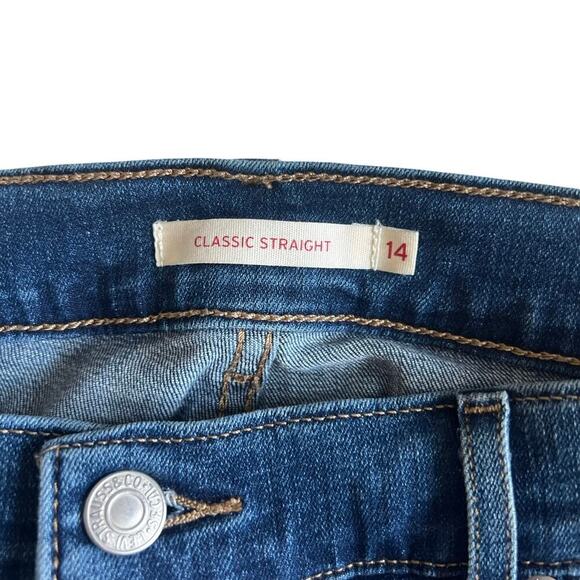 Levi’s Women’s Classic Straight Leg Jeans Dark Wash Size 32 - Picture 3 of 7